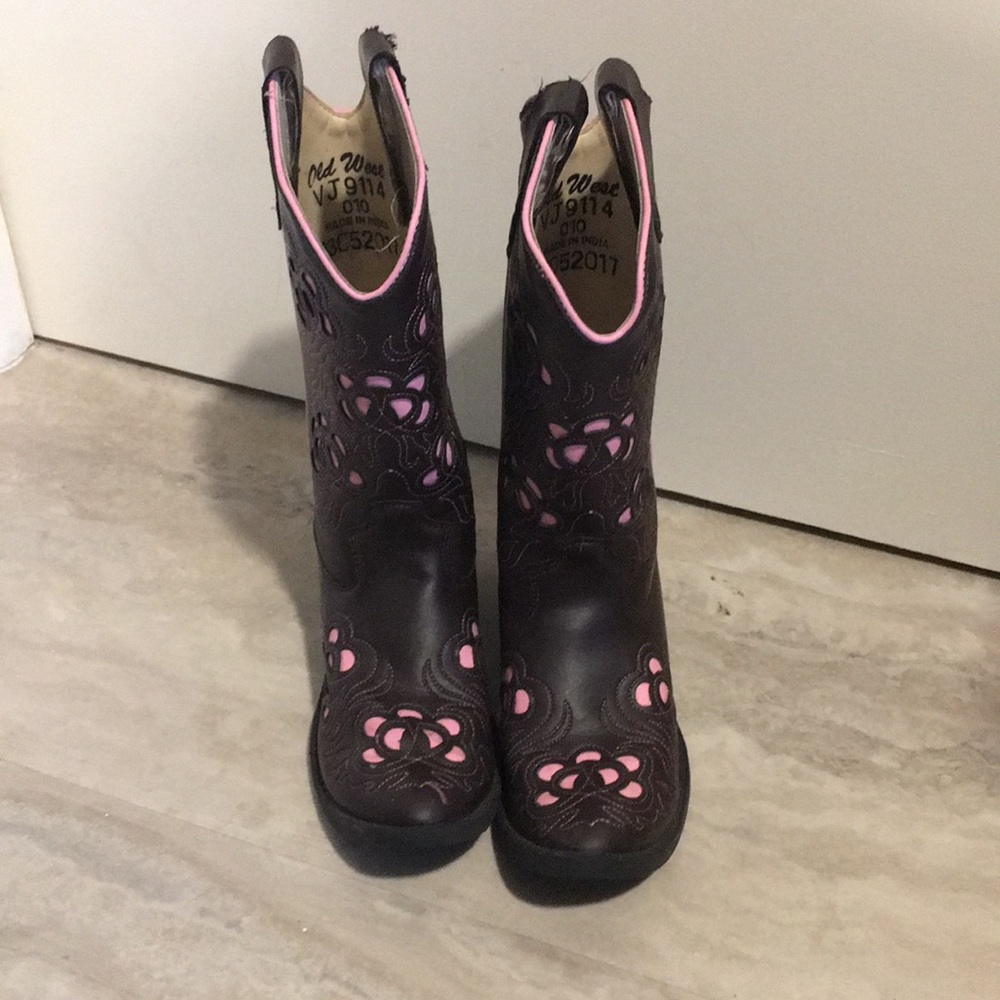 Girls pink and brown cowboy boots